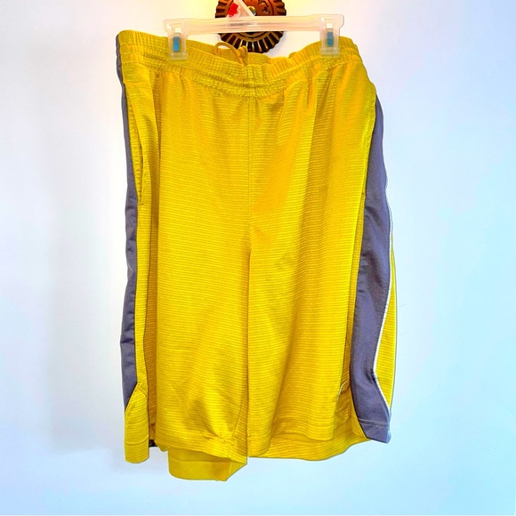 Nike Better World Gold Yellow Basketball Shorts Size M - Picture 1 of 6